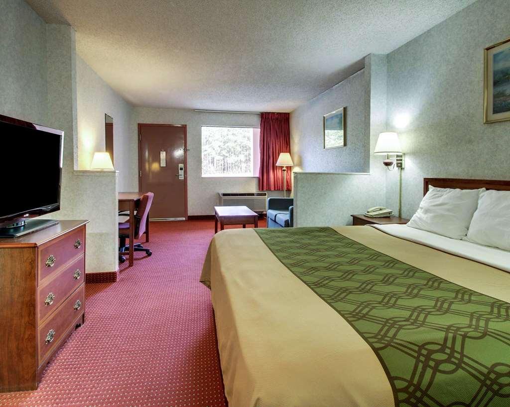 Econo Lodge Inn & Suites Forest Rom bilde